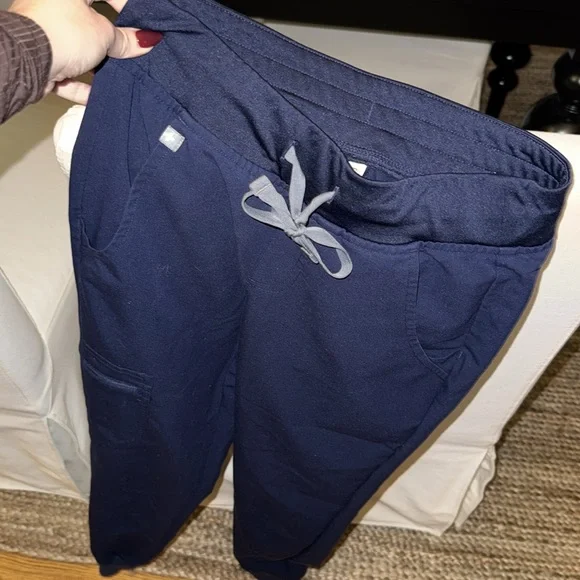 FIGS Navy Joggers XXS - Picture 7 of 7
